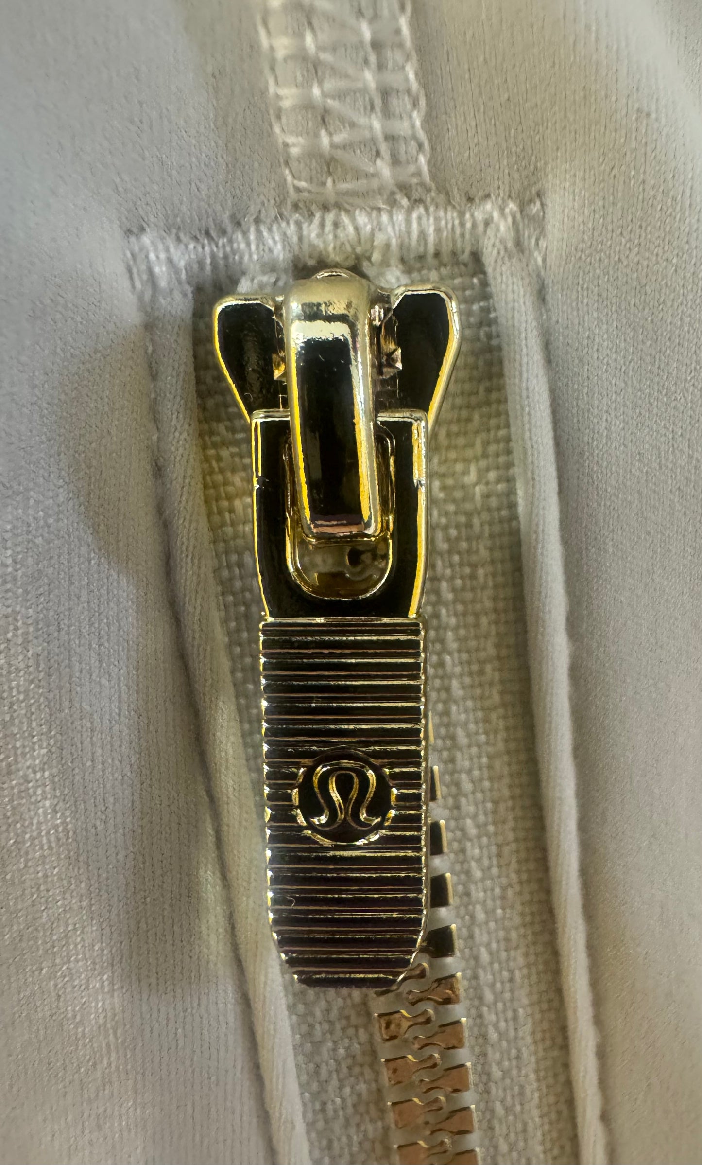 Lululemon Define Jacket Nulu New Light Ivory/Gold Size 6 Woman’s