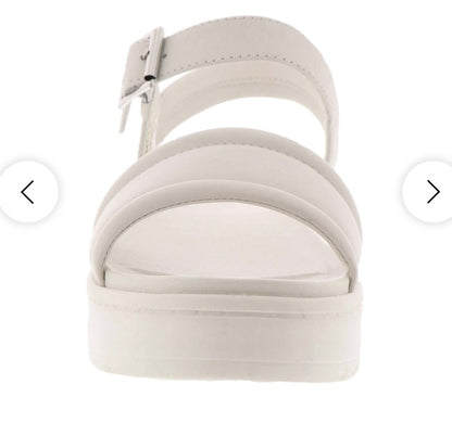 UGG Zayne Ankle Strap Sandal Cream Size 9.5 NIB Avu Le Vu